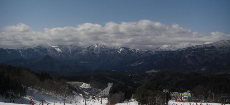 マイカーにてスキーへ