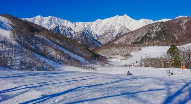 マイカーでスキーに行くのを、安く抑える方法